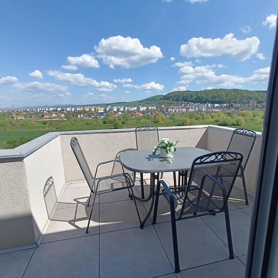 Neue, Moderne Penthousewohnung Sighisoara Bagian luar foto