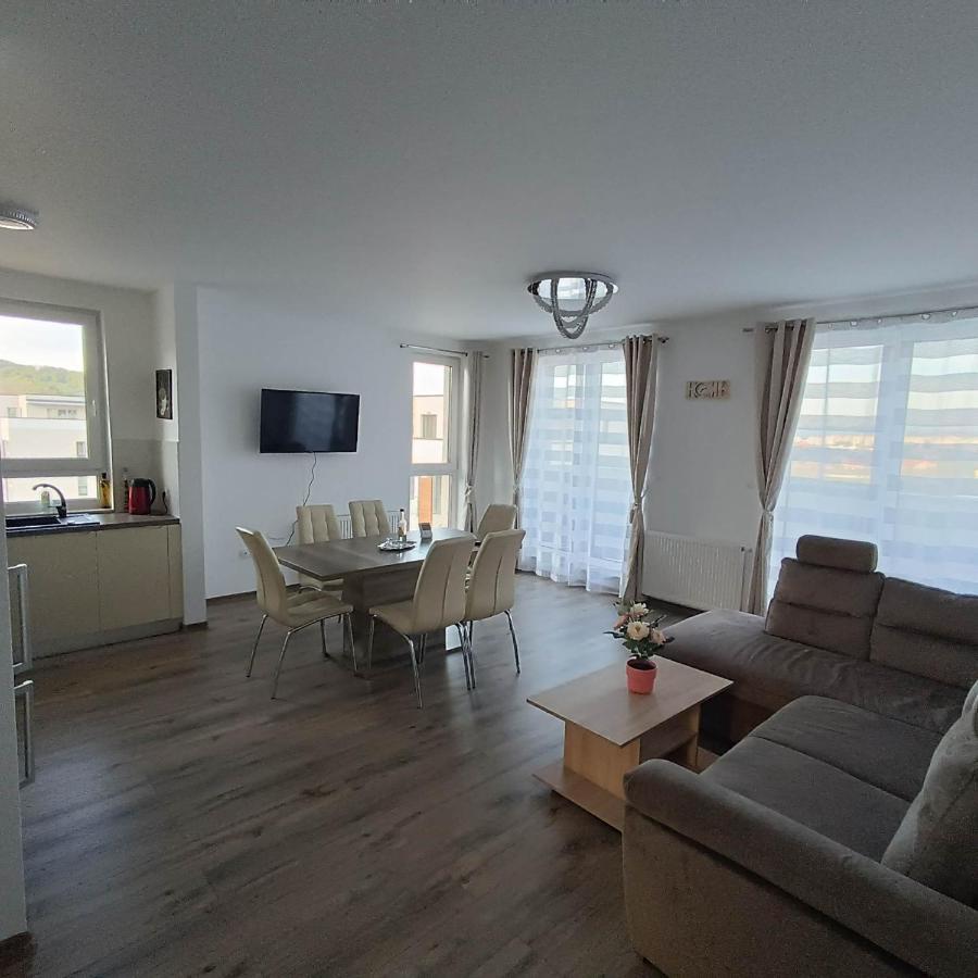 Neue, Moderne Penthousewohnung Sighisoara Bagian luar foto